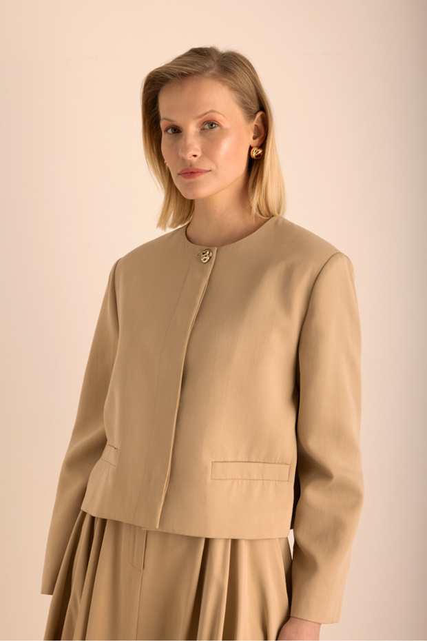 Camel Yakasız Kısa Ceket - 4