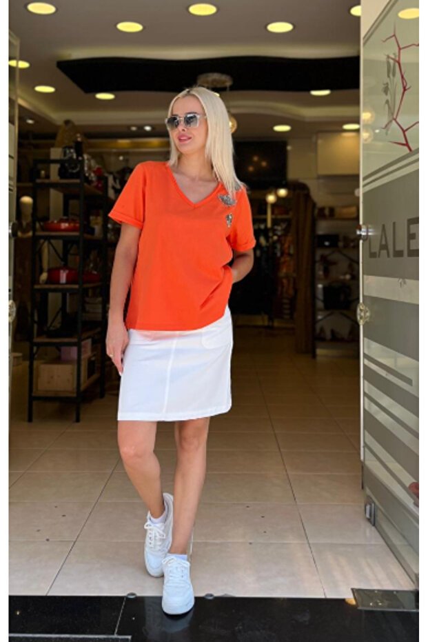 تي شيرت برقبة دائرية ومطرز - 2