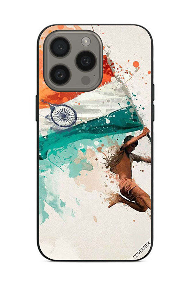 غطاء حماية لهاتف Apple iPhone 15 Pro يحمل علم الهند أثناء الطيران