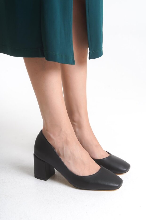 Porto Black Thick Heeled Shoes