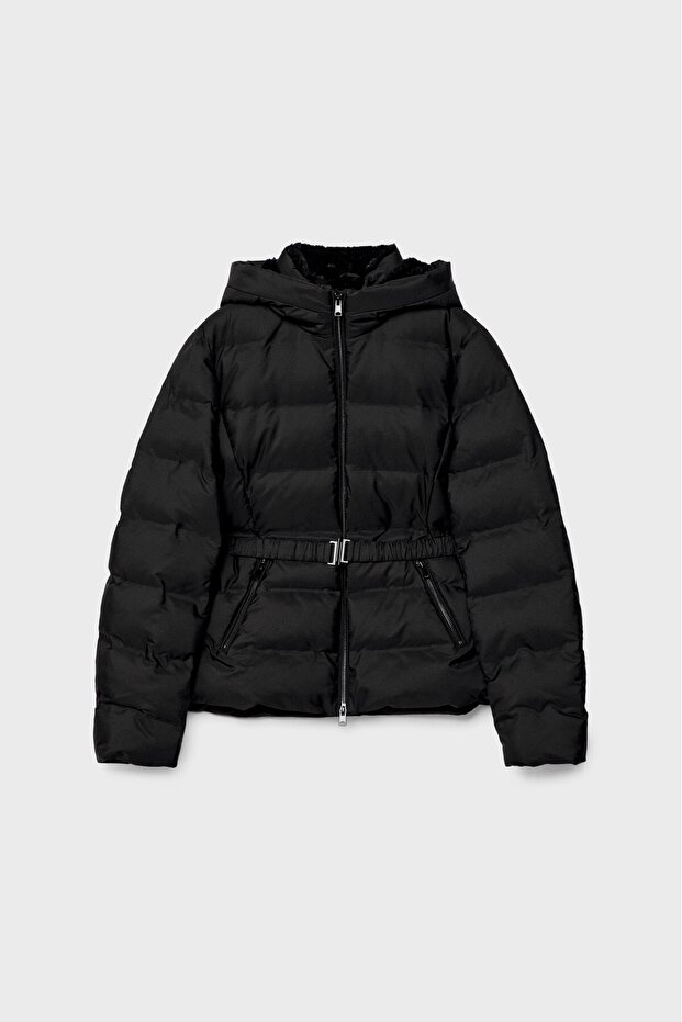 Kemerli ve kapüşonlu şişme mont - 7