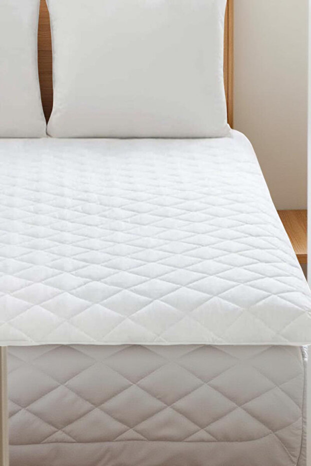 100% Waterproof Quality Quilted Fabric Mattress Cover