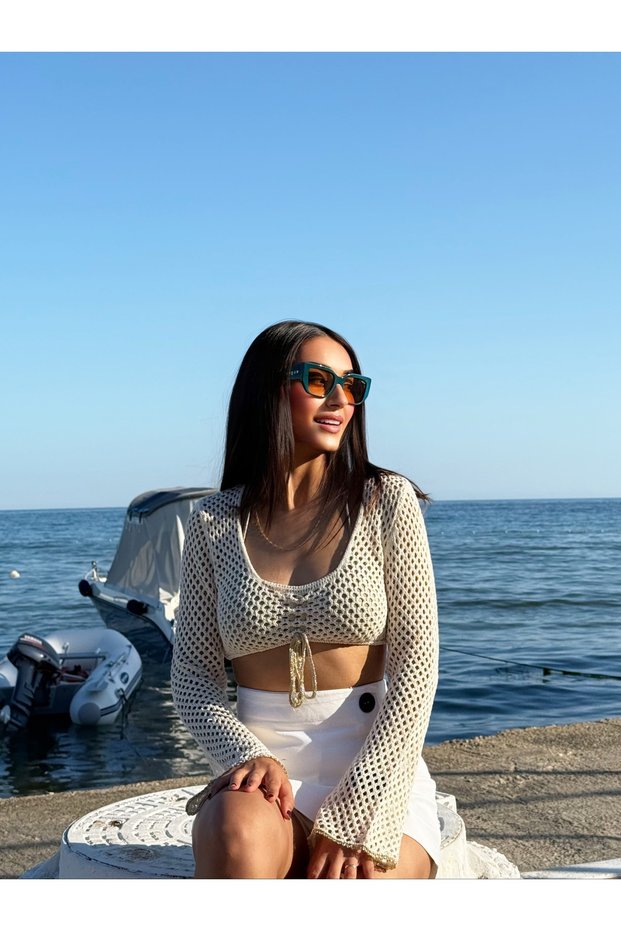 KREM DELİKLİ CROP