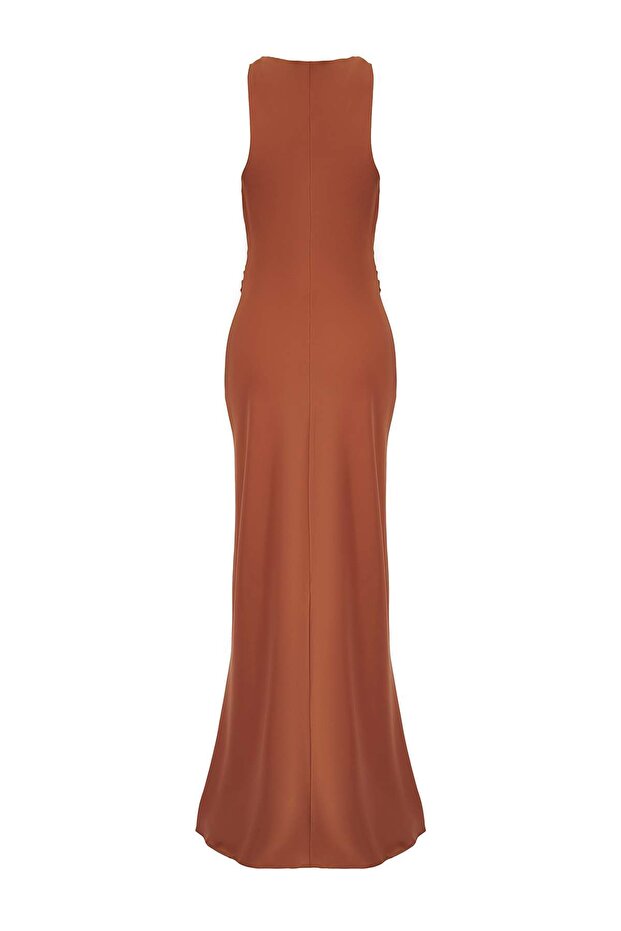 Kahverengi Vücuda Oturan Saten Dokuma Maxi Abiye Gece Mezuniyet Elbisesi TPRSS25AE00066 - 10