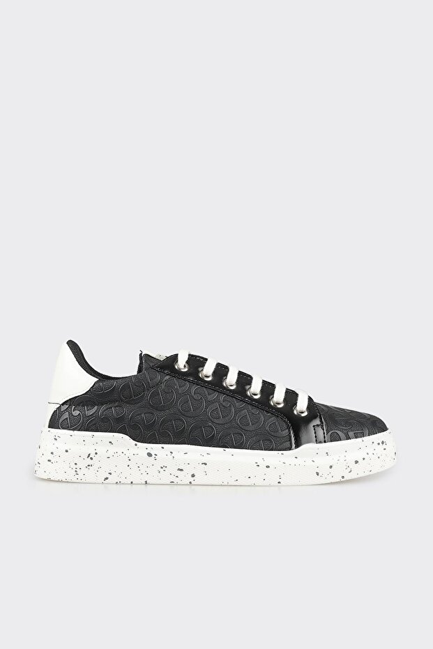 Black Women's Sports Shoes