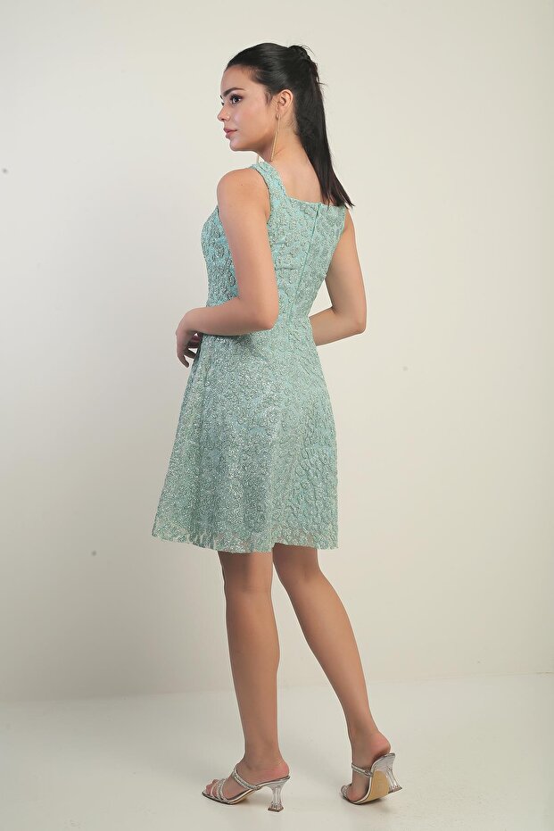 Kadın Kalın Askılı Astarlı Sim Flok Baskılı Kısa Kloş Elbise - 4