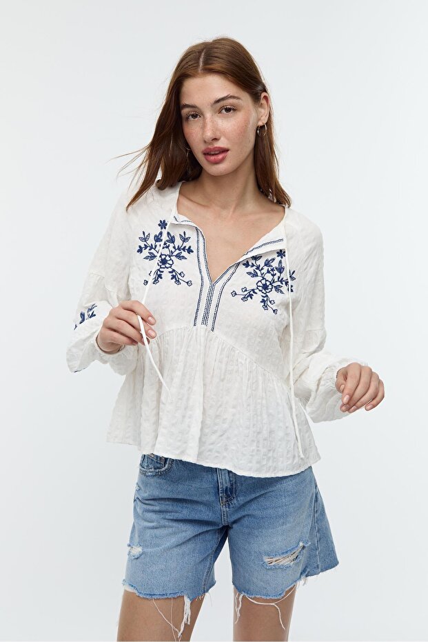 Dökümlü işlemeli bluz - 1