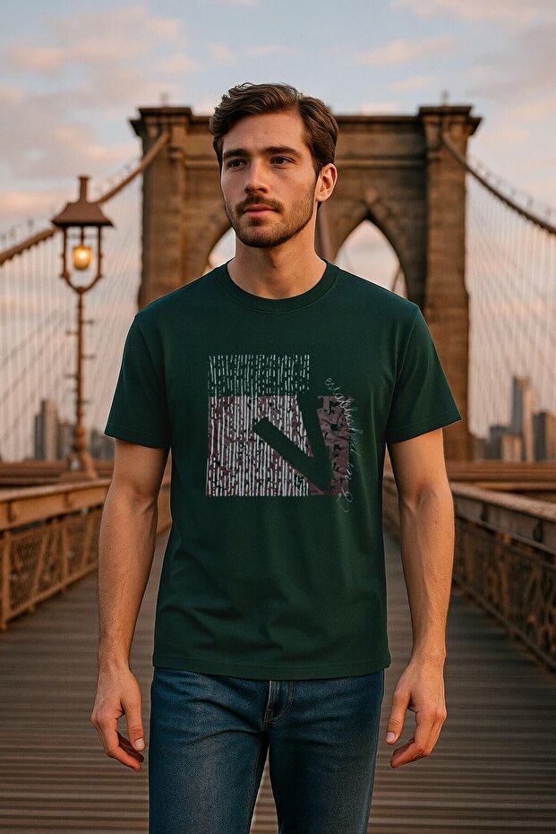 Men's Relaxed Cut Crew Neck Print Detail T-Shirt