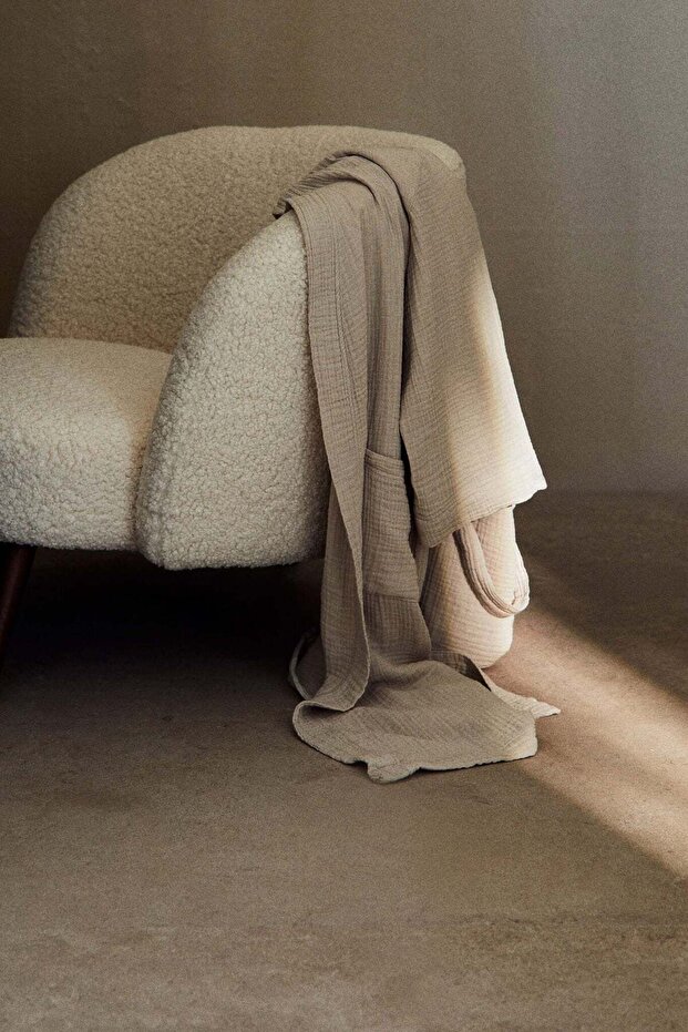 Muslin dressing gown