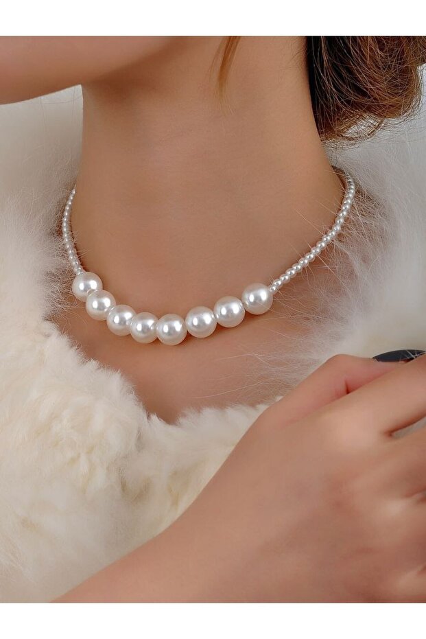 Elegant White Pearl Women's Necklace - Complete Your Elegance