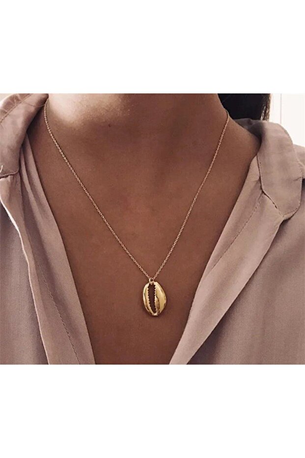 Elevate Your Elegance with Authentic Chain Shell Necklace