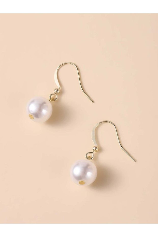 Elegant Pearl Earrings to Complement Your Elegance