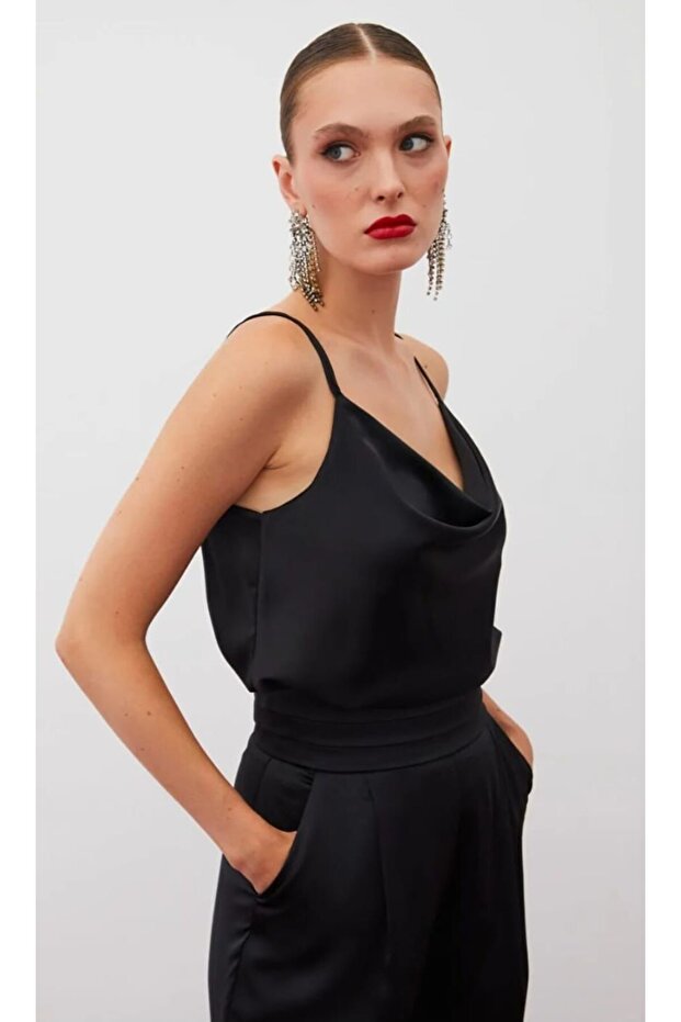 بلوزة من الساتان مع حزام حبل - 2