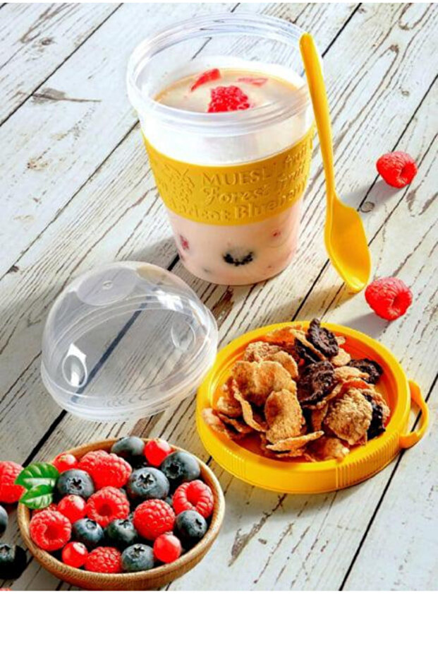 Take'n Go Prepare and Go Fruit Yogurt Container with Lid and Spoon 600 ml - 3