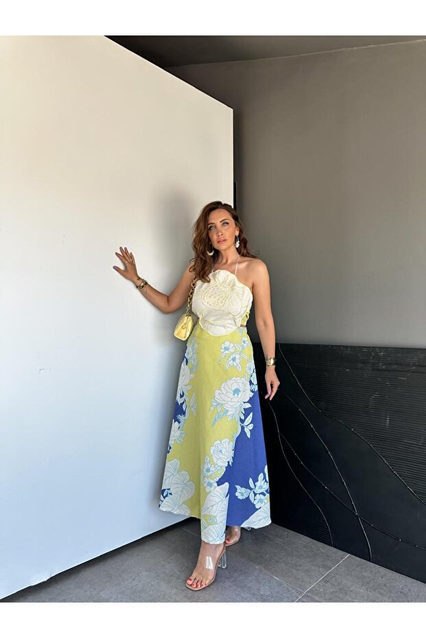 Sarı Çiçekli Sırt Detaylı Tasarım Elbise - 1