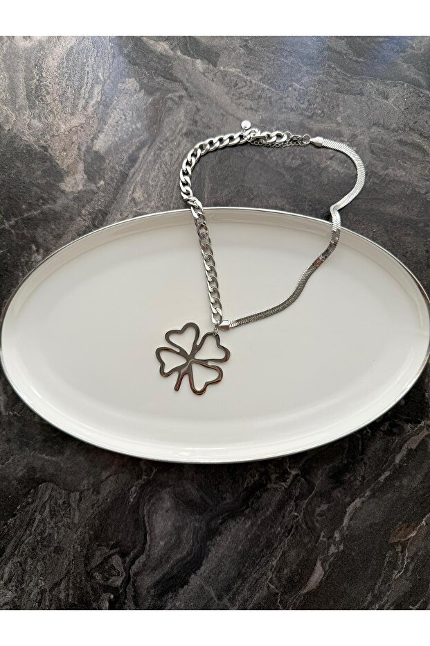 Yonca Detaylı Kolye - 4