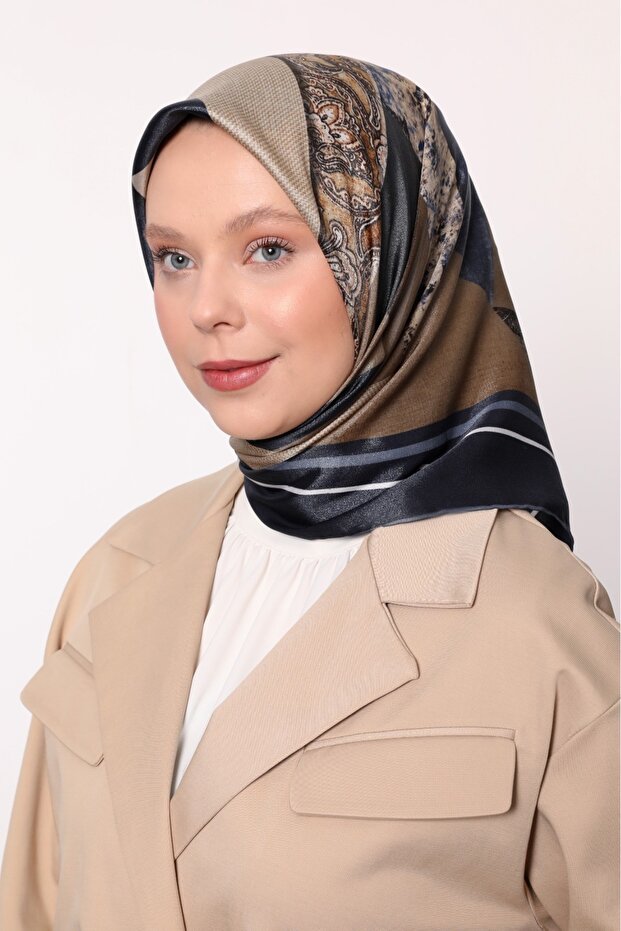 Geometric Pattern Sparkling Crystal Scarf - 1