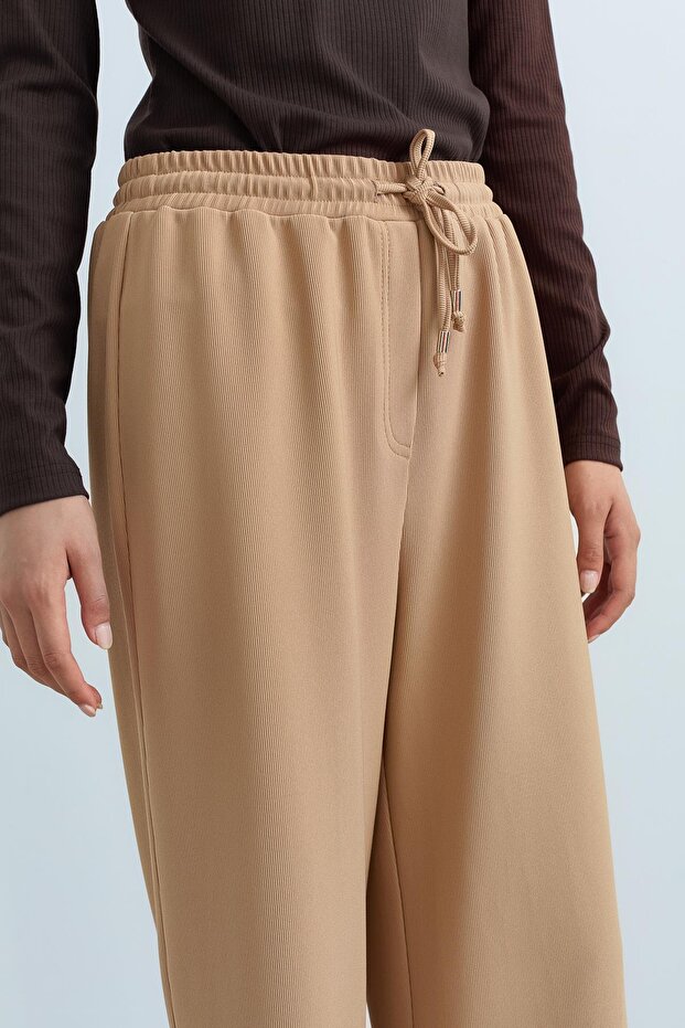 Beli Lastikli Bol Paça Örme Pantolon Camel - 3