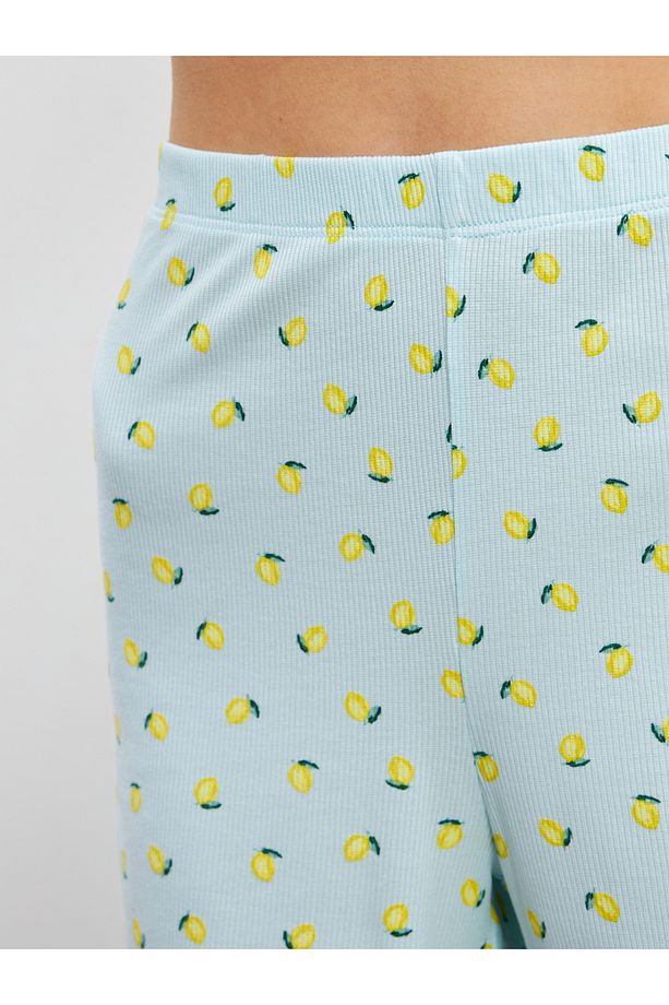 V Yaka Desenli Kadın Şortlu Pijama Takımı - 3