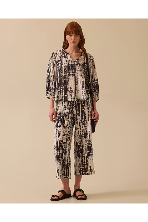 Bluză cu decolteu în V - 2