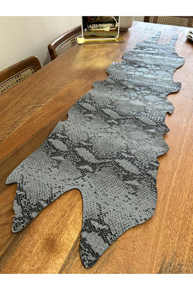 حذاء رياضي من الجلد الصناعي باللون الرمادي - 2