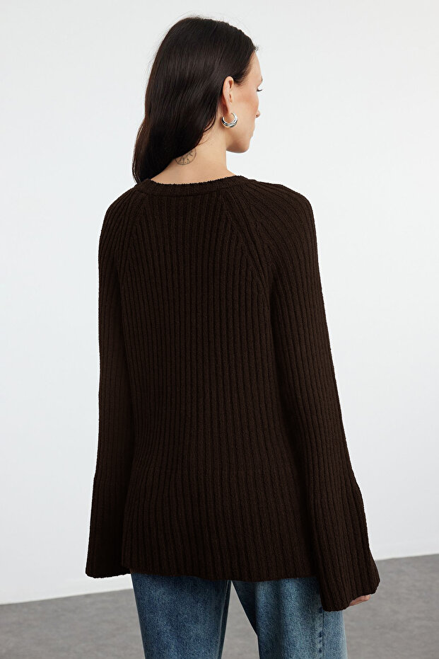 More Sustainable Kahverengi Geniş Kalıp Peplum Detaylı Pamuklu Triko Kazak TWOAW25KZ00305 - 9