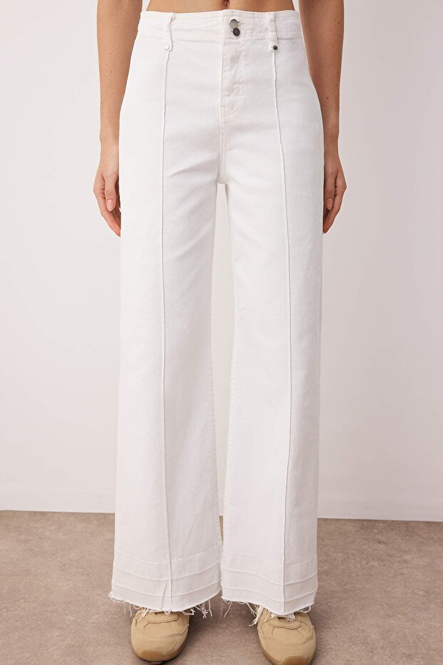Beyaz Yüksek Bel Nervür Detaylı Paça Kesikli Comfort/Esnek Wide Leg Jeans TWOSS25JE00310 - 3