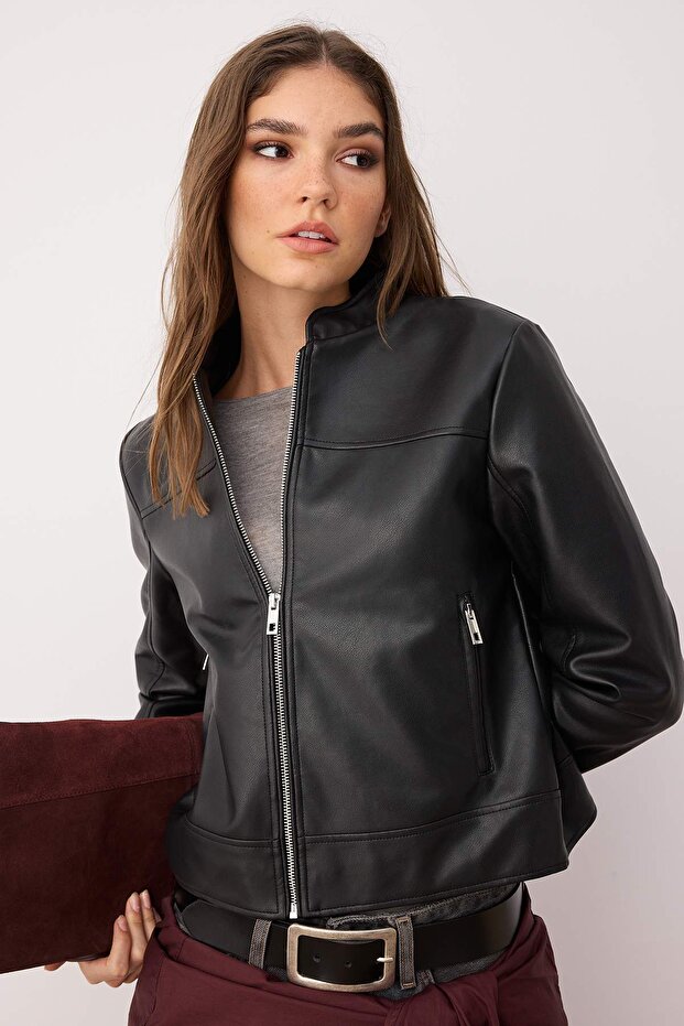 Siyah Fitted Kalıp Suni Deri Biker İnce Ceket Mont TWOAW26MO00085 - 1