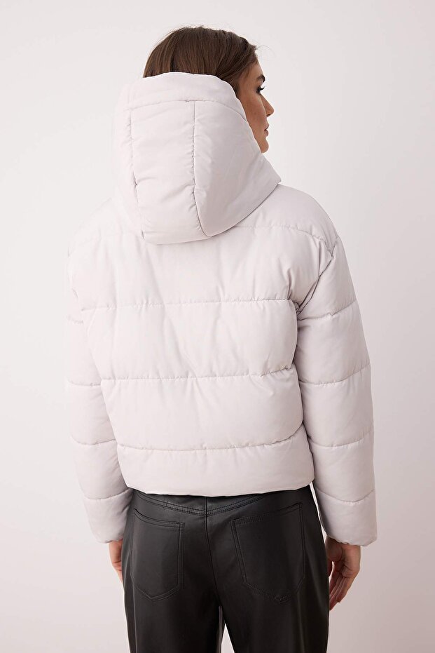 Сиво пухено яке с качулка, модел Rugular, водоотблъскващо TWOAW26MO00090 - 9