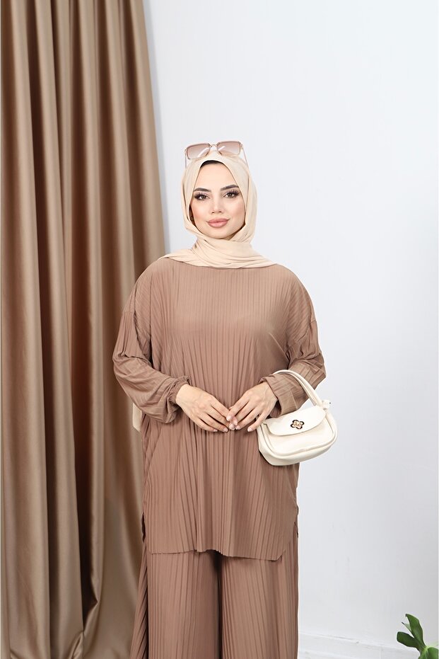 Piliseli Pantolonlu Takım - 4