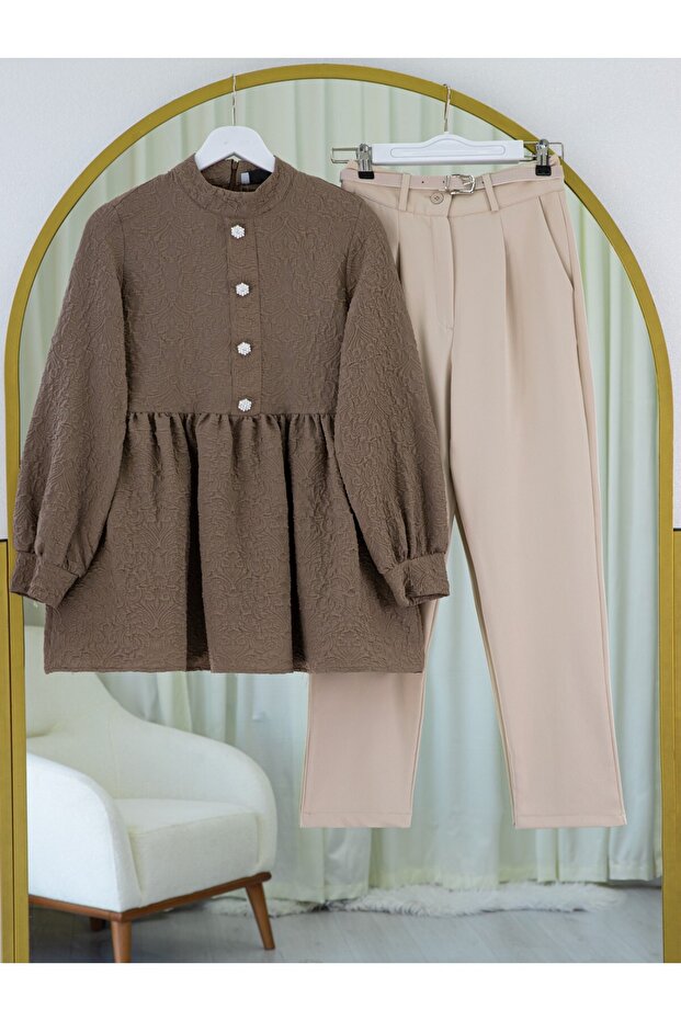 Tunic with stone button detail on the front and zipper on the back - light brown - 6