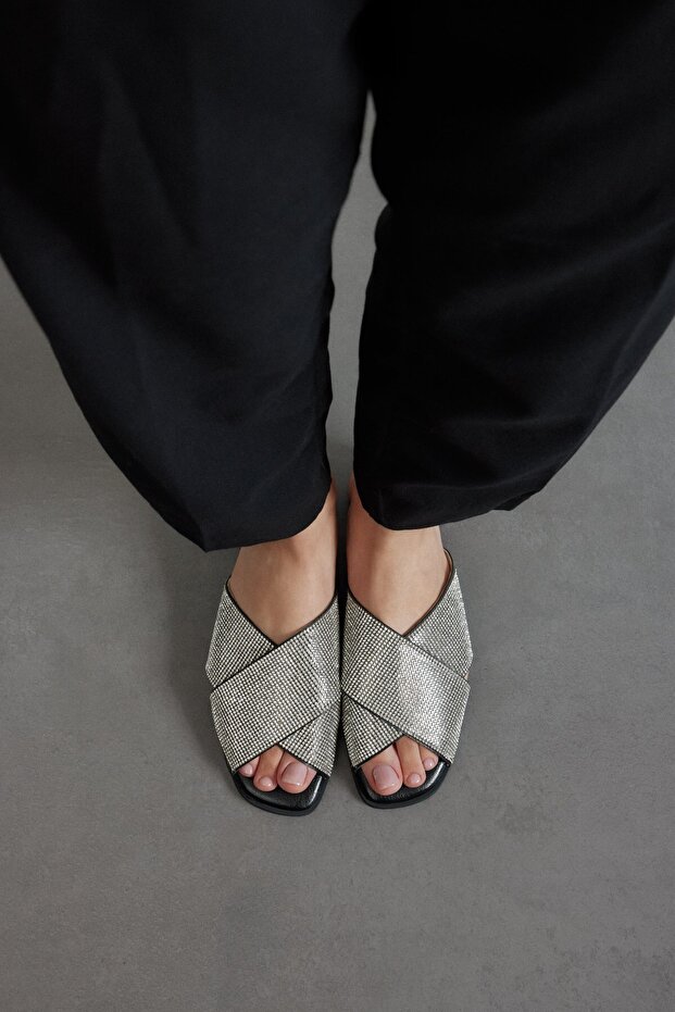 Cleopatra Black Stone Metallic Skin Women's Slippers