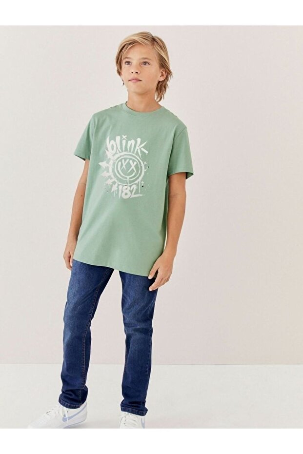 Unisex T-Shirt with Different Print Options-Lightweight and Stylish Design