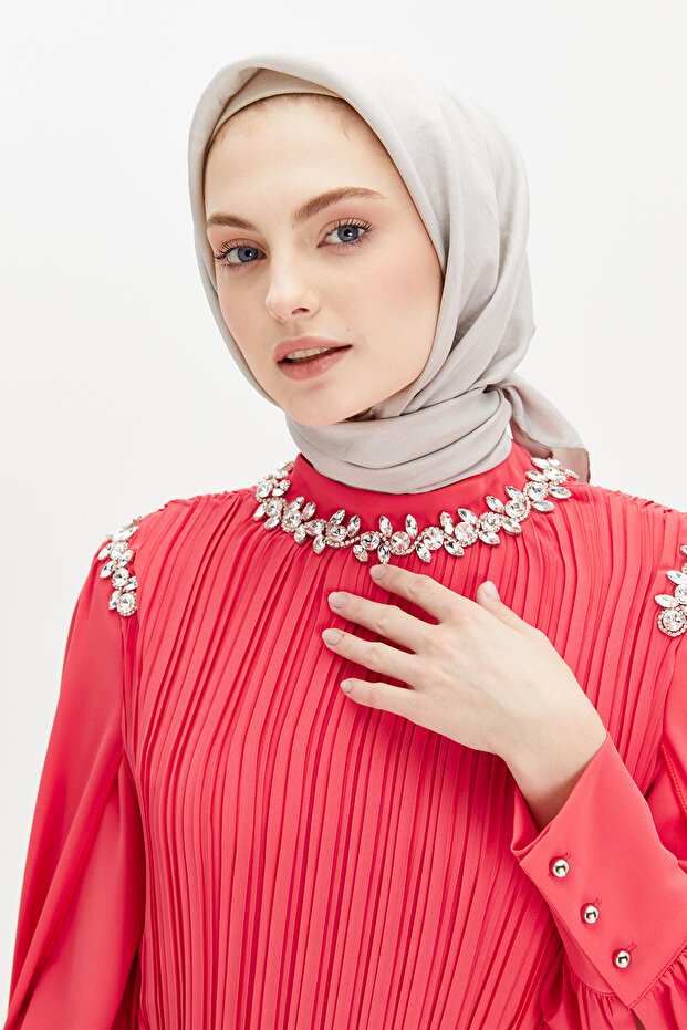 Pelerin Kol Piliseli Elbise - 5