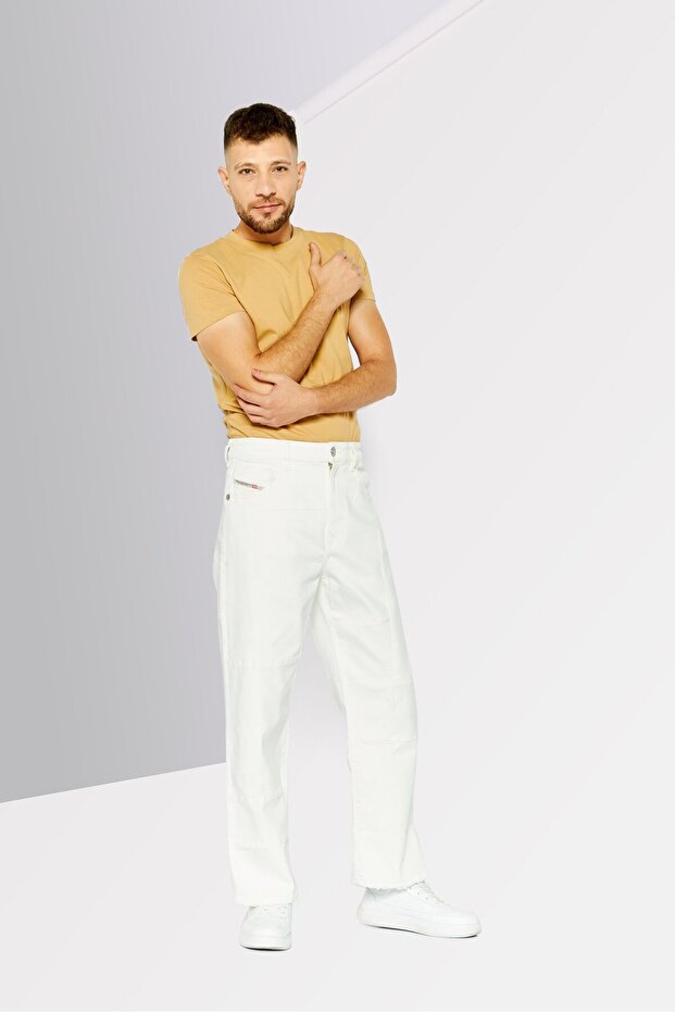 بنطلون جينز رجالي بقصّة مستقيمة ومطاط، لون أبيض فاتح - 2