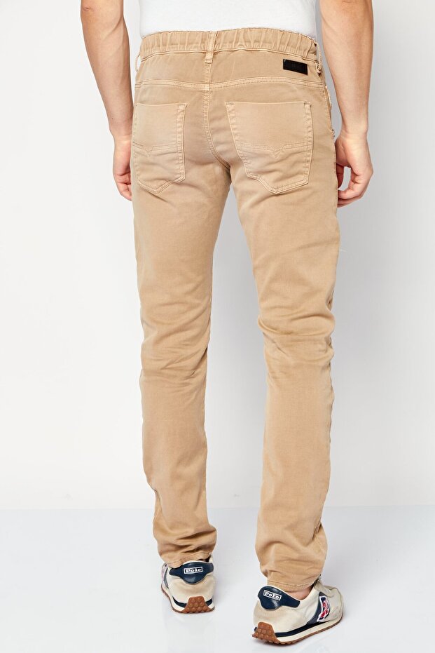 بنطلون جينز رجالي مطاطي بقصة عادية، بني فاتح - 3