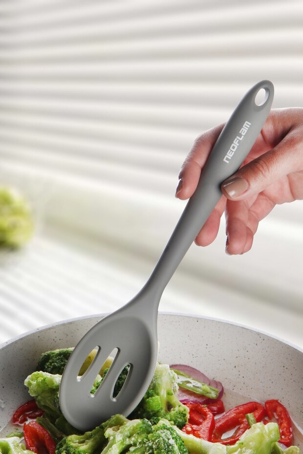 ملعقة شواية سيليكون باللون الرمادي - 1