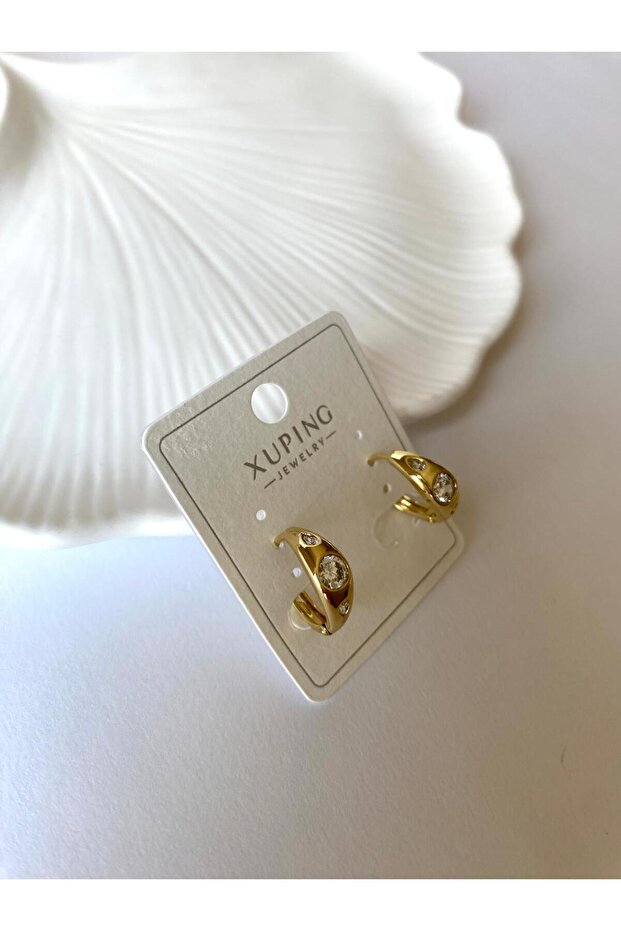Xuping Minimal Middle Round Stone Gold Earrings