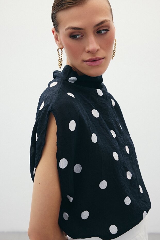 بلوزة منقطة - أسود - 7