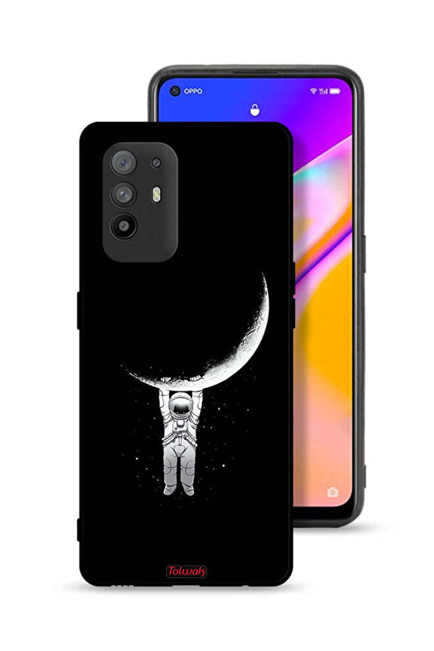 غطاء حماية لهاتف Oppo A95 5G معلق على سطح القمر