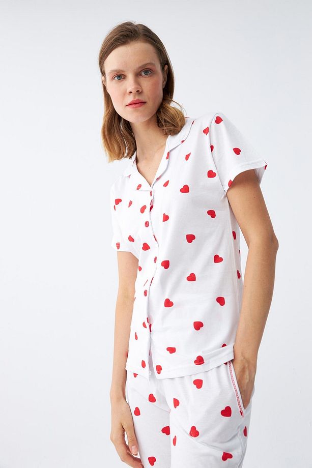 Kadın Beyaz Kırmızı Kalpli Önden Düğmeli Pijama Takımı - 5