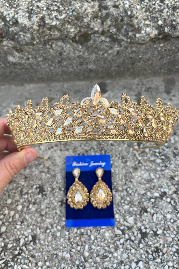 مجموعة أقراط Amara Gold Crown and Drop Shuttle – مجموعة فستان سهرة لامع للعروس