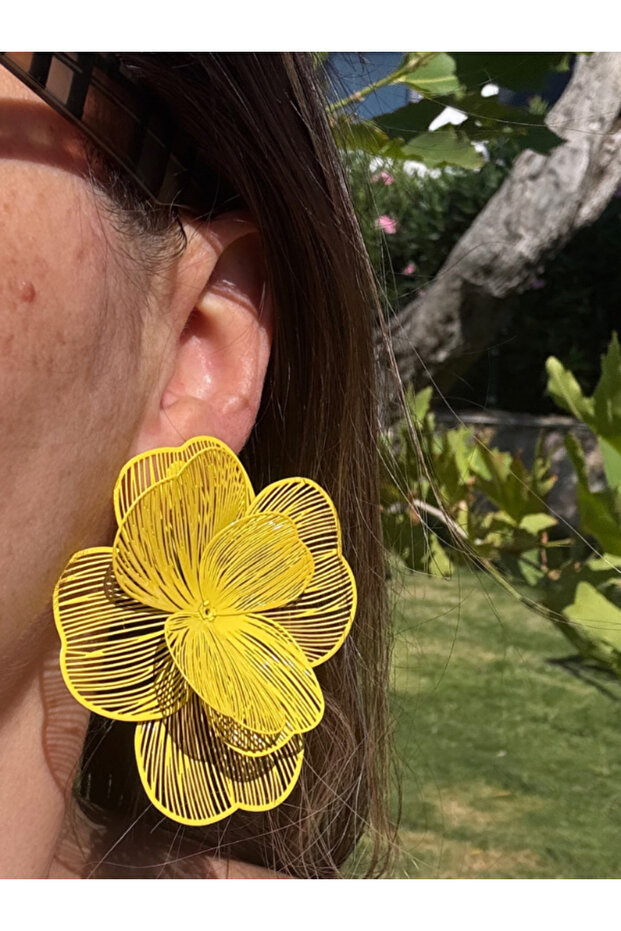 Filigree Yellow Flower Earrings