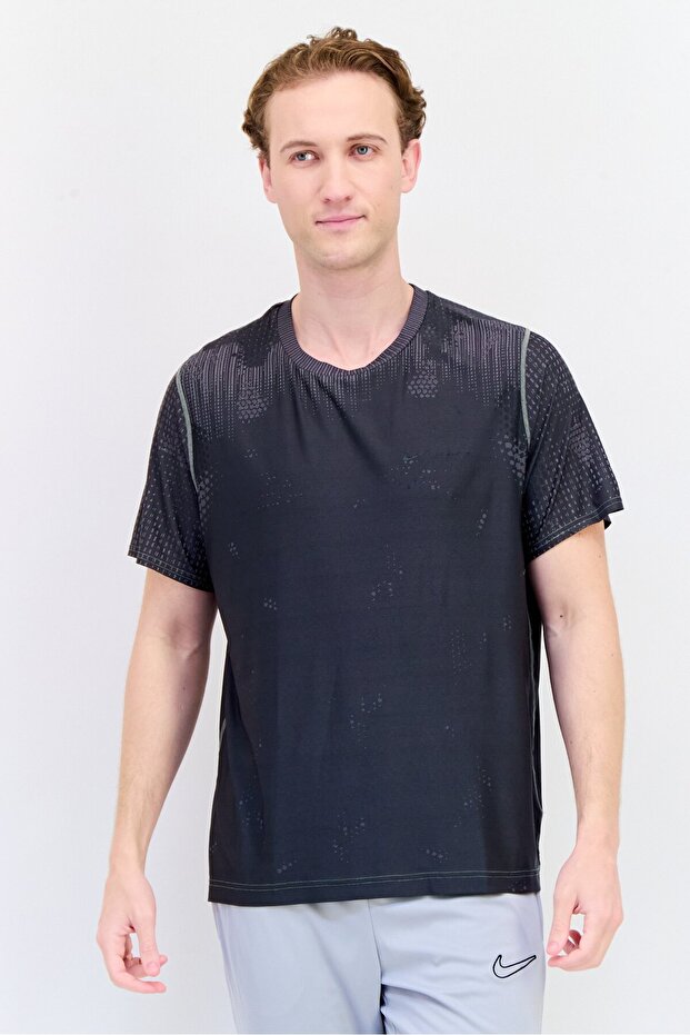 Men Sportswear Fit Short Sleeves Training T-Shirt, Grey