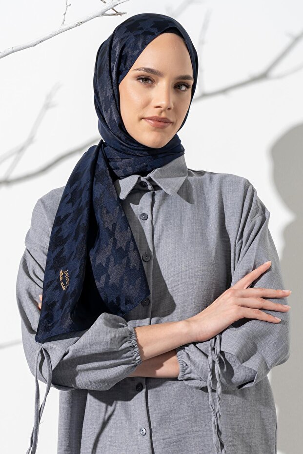 شال جاكار بنمط كبير على شكل مربعات - 3