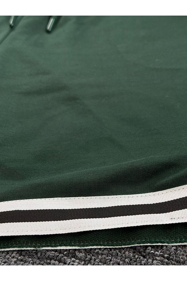 Unisex Basic Yeşil Şerit Detaylı Soft Kumaş Spor Şort | Rahat Kalıp - 3