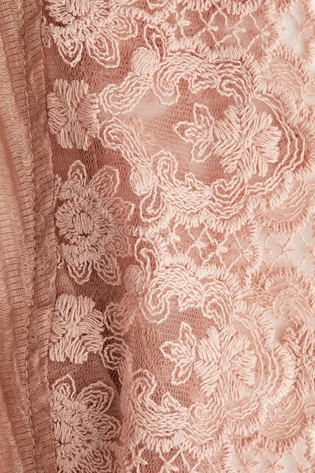 Dantel Şeritli Kolsuz Üst - 6