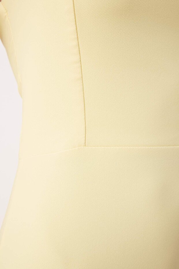 Světle žluté midi tkané šaty s rozparkem na tělo TPRSS24EL00136 - 3