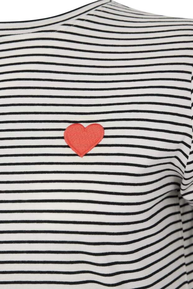 Siyah Kalp Nakışlı Regular/Normal Kalıp Örme T-Shirt TBBSS25BF00083 - 6