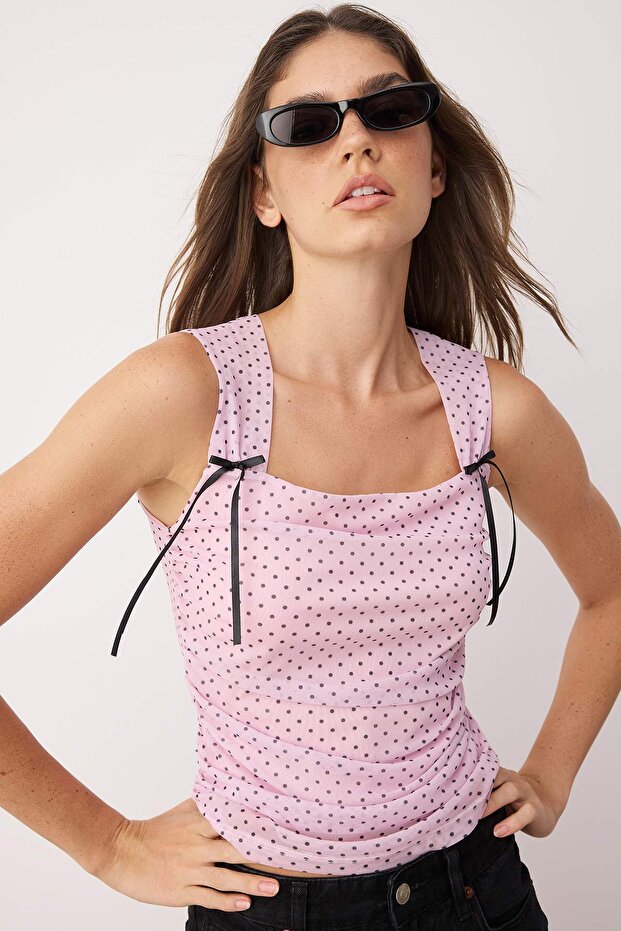 Pembe Puantiyeli Astarlı Baskılı Tül Vücuda Oturan Crop Fiyonk Detaylı Örme Bluz TWOSS25BZ00033 - 2